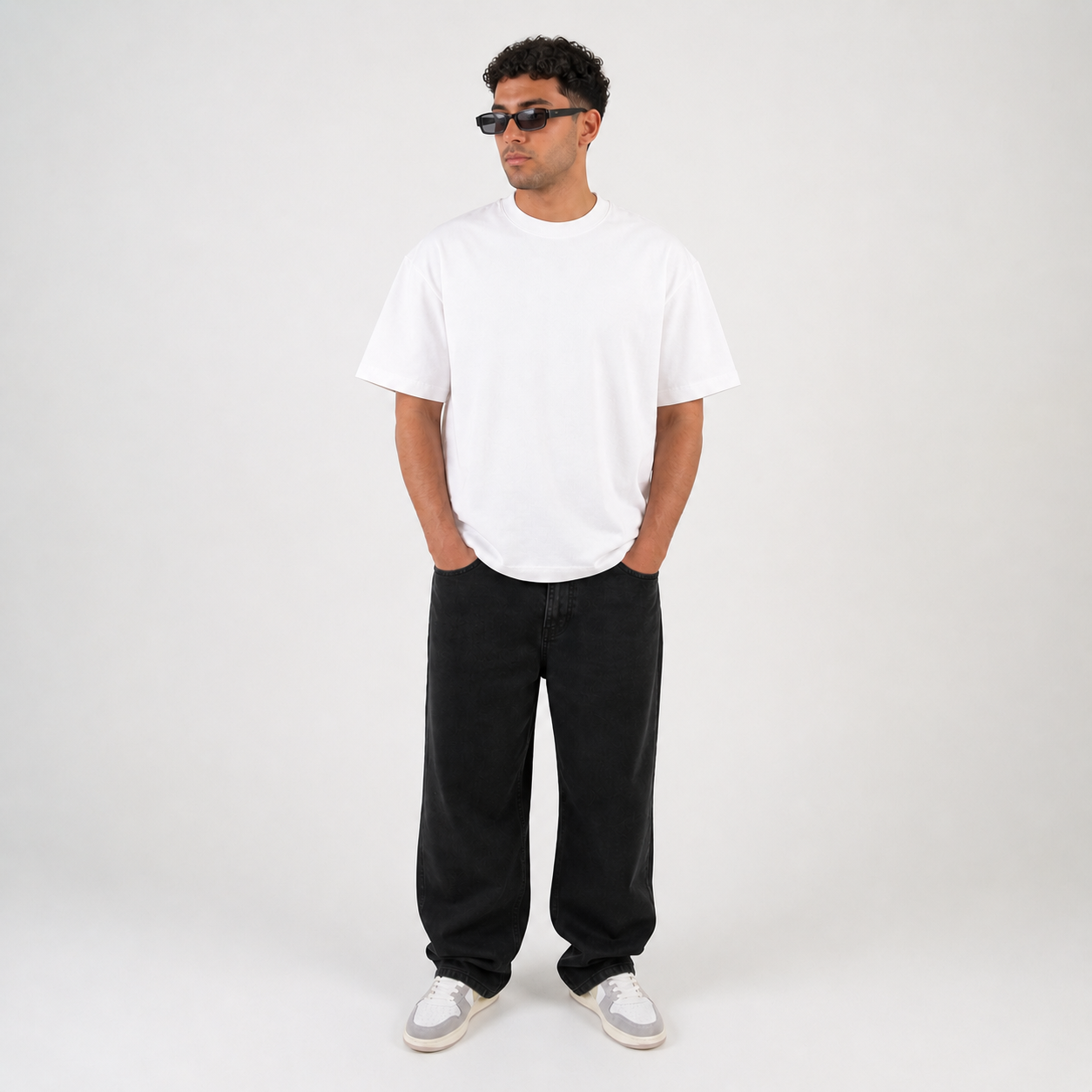 LeviO Essential White Boxy Tee